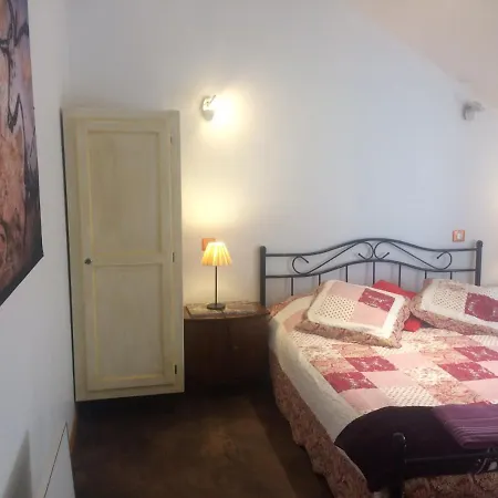 Lascaux Aux Meulieres A Bed & Breakfast