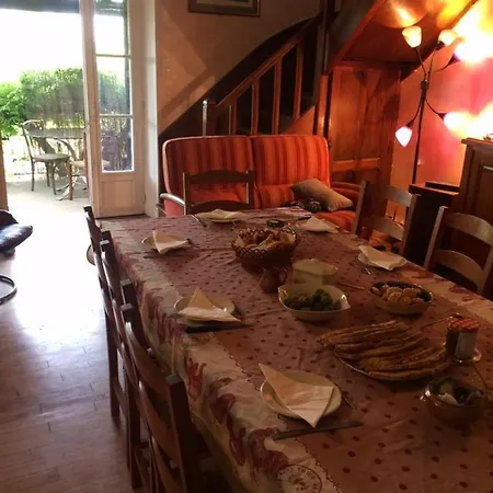 Les Meulieres Chambres Lascaux, Zen Et Romantique A Domme Bed & Breakfast 3*